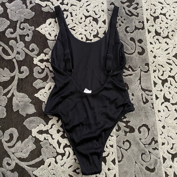 🖤 LITTLE BLACK ONE PIECE 🖤 - Picture 4 of 4